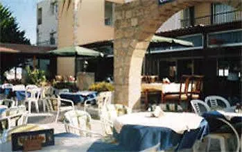 Petsas & Tavern * Peyia