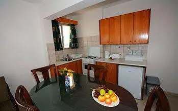 Petsas & Tavern * Peyia